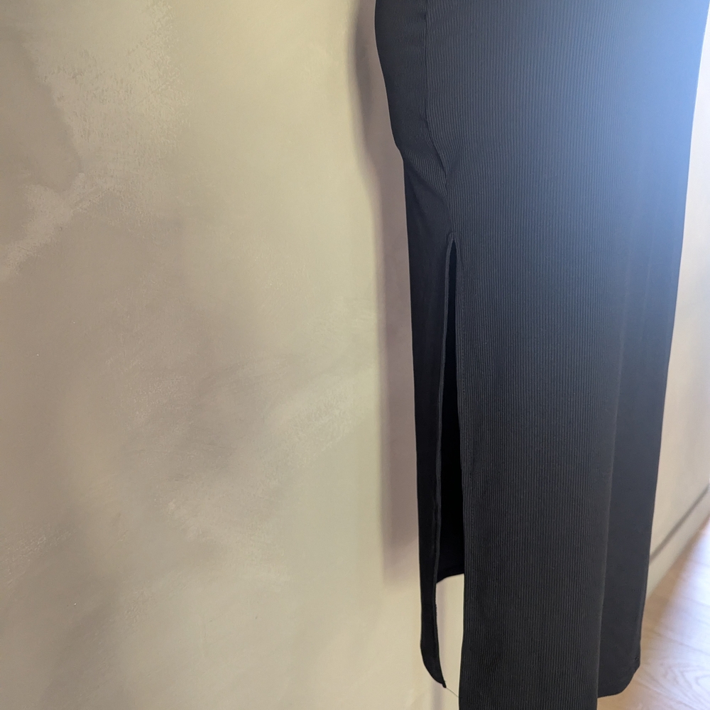 Black sleeveless midi ribbed bodycon dress with side slits - Picture 5 of 6